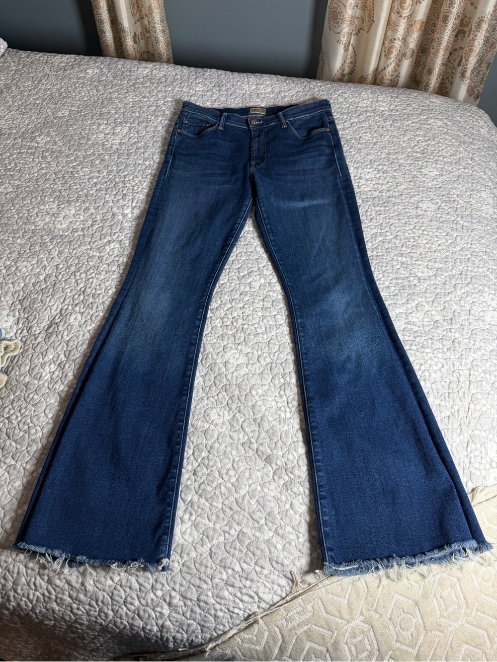 MOTHER The Weekender Fray Home Movies Flared Jeans. Size 29.